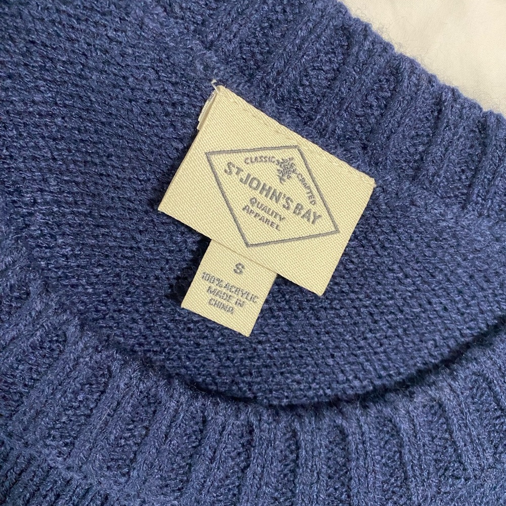 St. John's Bay Navy Blue Sweater with White Stars Small - Picture 3 of 7